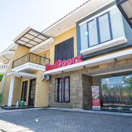 Reddoorz Syariah Near Marvel City Mall 2 Surabaya Esterno foto
