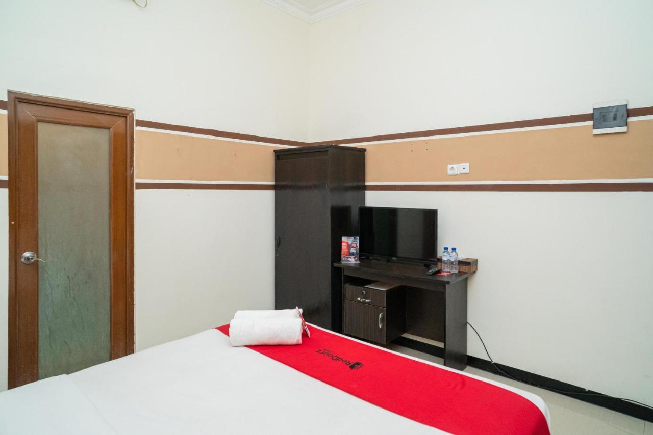 Reddoorz Syariah Near Marvel City Mall 2 Surabaya Esterno foto