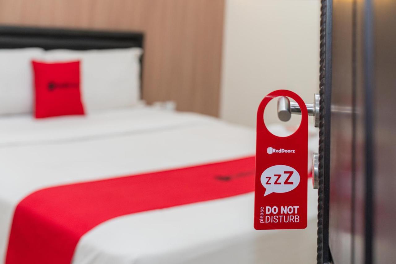 Reddoorz Syariah Near Marvel City Mall 2 Surabaya Esterno foto