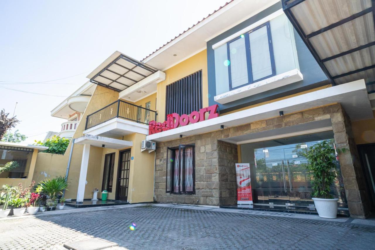 Reddoorz Syariah Near Marvel City Mall 2 Surabaya Esterno foto