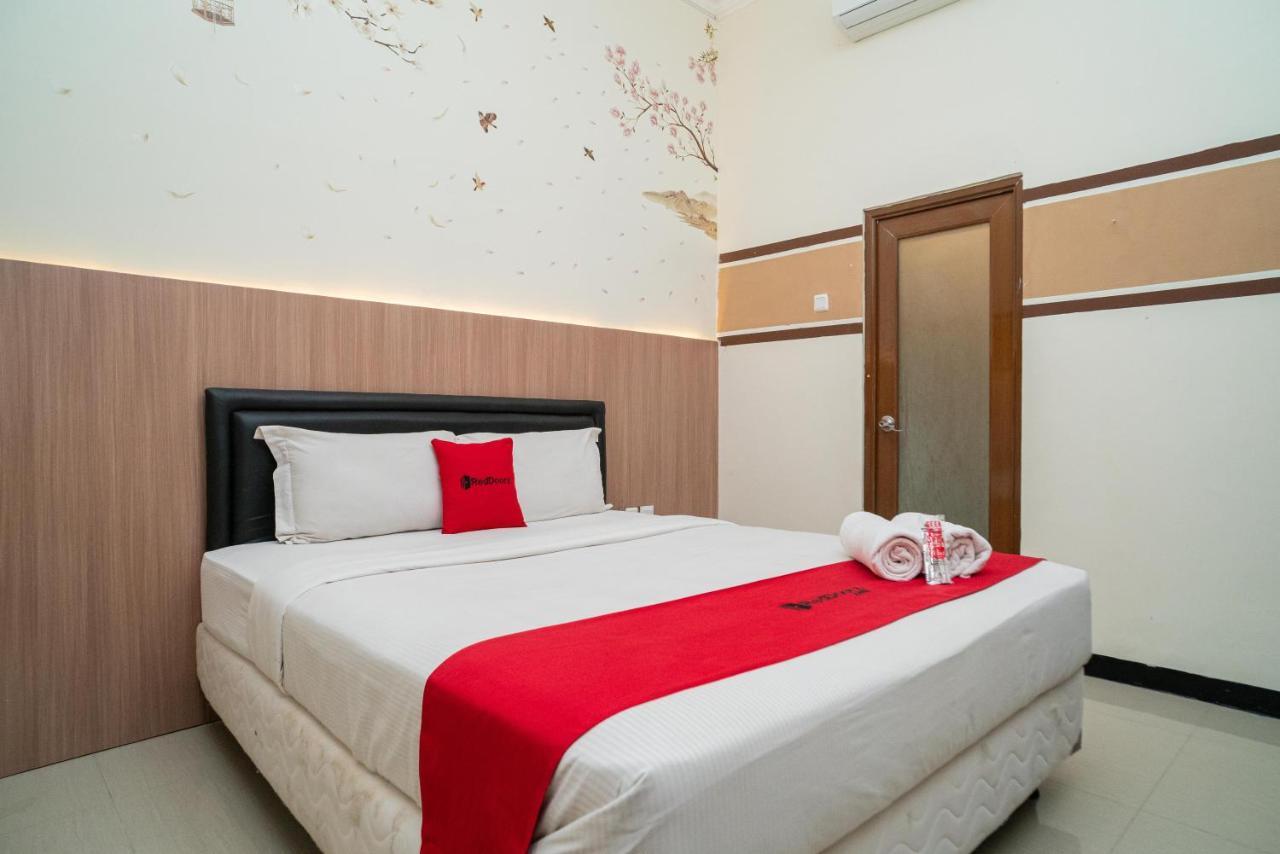 Reddoorz Syariah Near Marvel City Mall 2 Surabaya Esterno foto