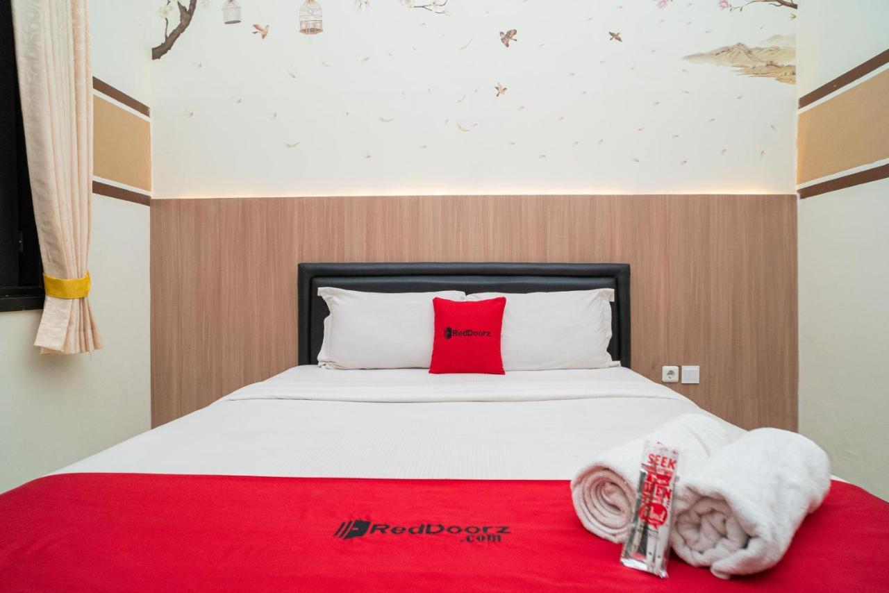 Reddoorz Syariah Near Marvel City Mall 2 Surabaya Esterno foto