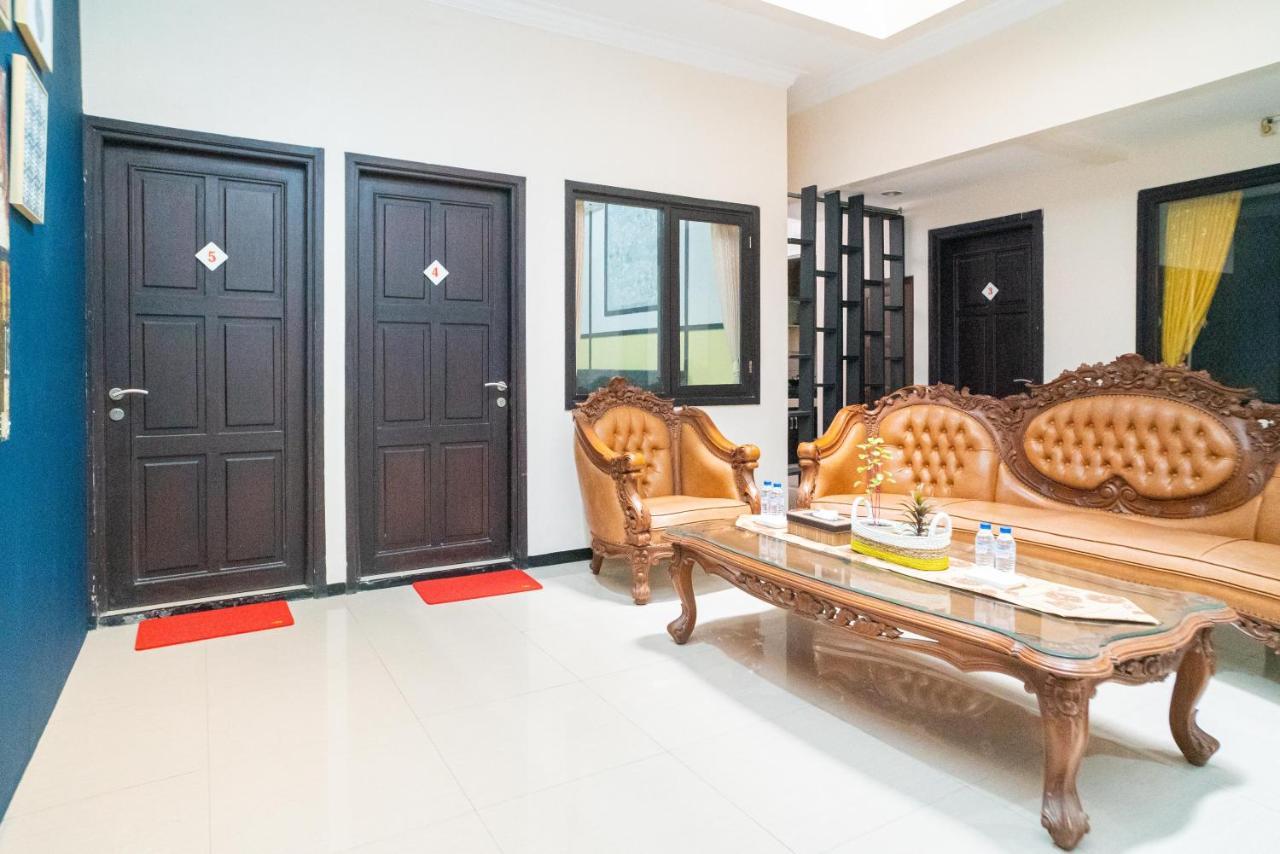 Reddoorz Syariah Near Marvel City Mall 2 Surabaya Esterno foto
