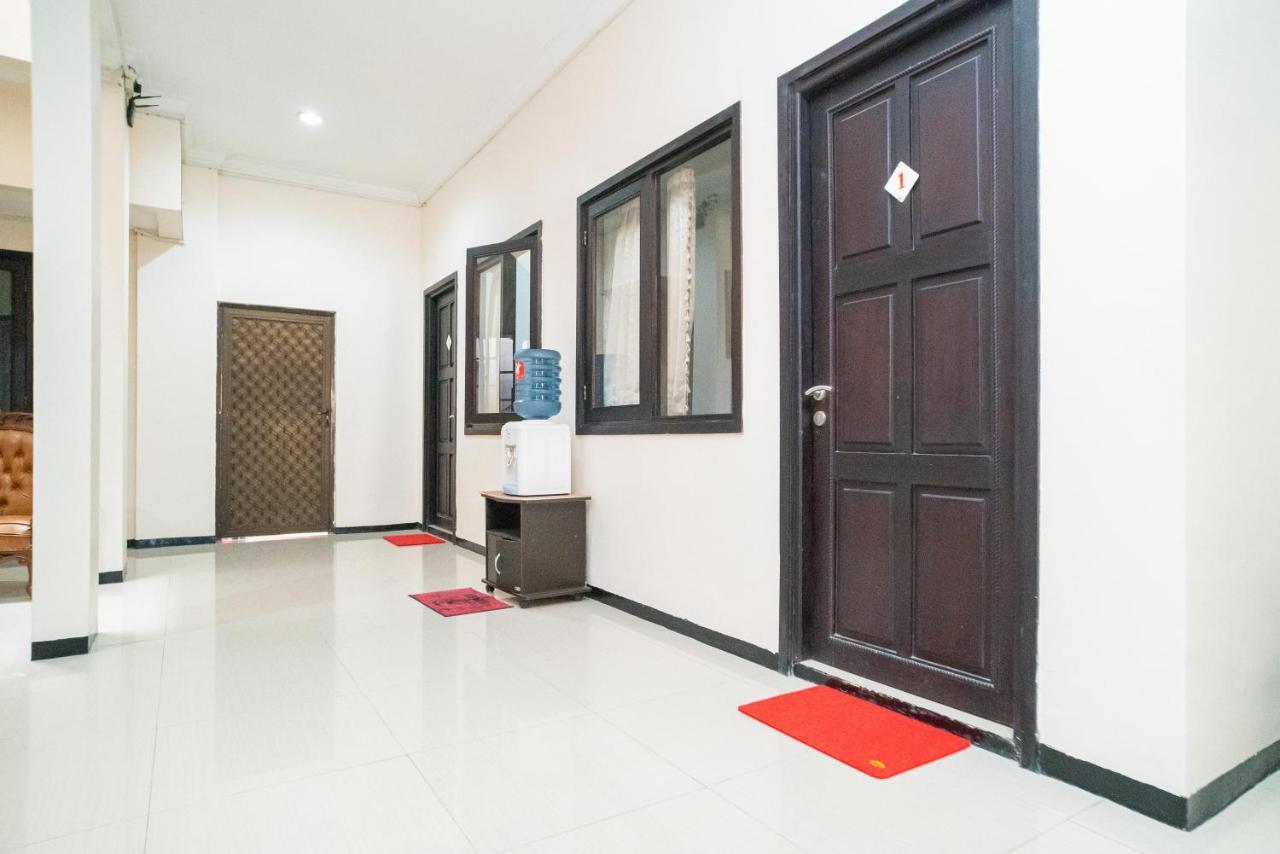Reddoorz Syariah Near Marvel City Mall 2 Surabaya Esterno foto