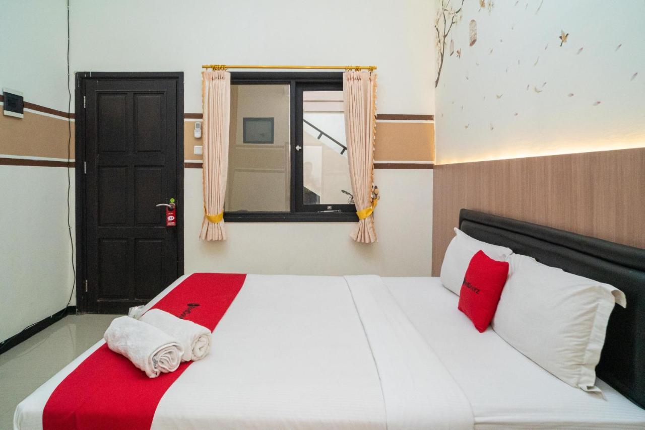 Reddoorz Syariah Near Marvel City Mall 2 Surabaya Esterno foto