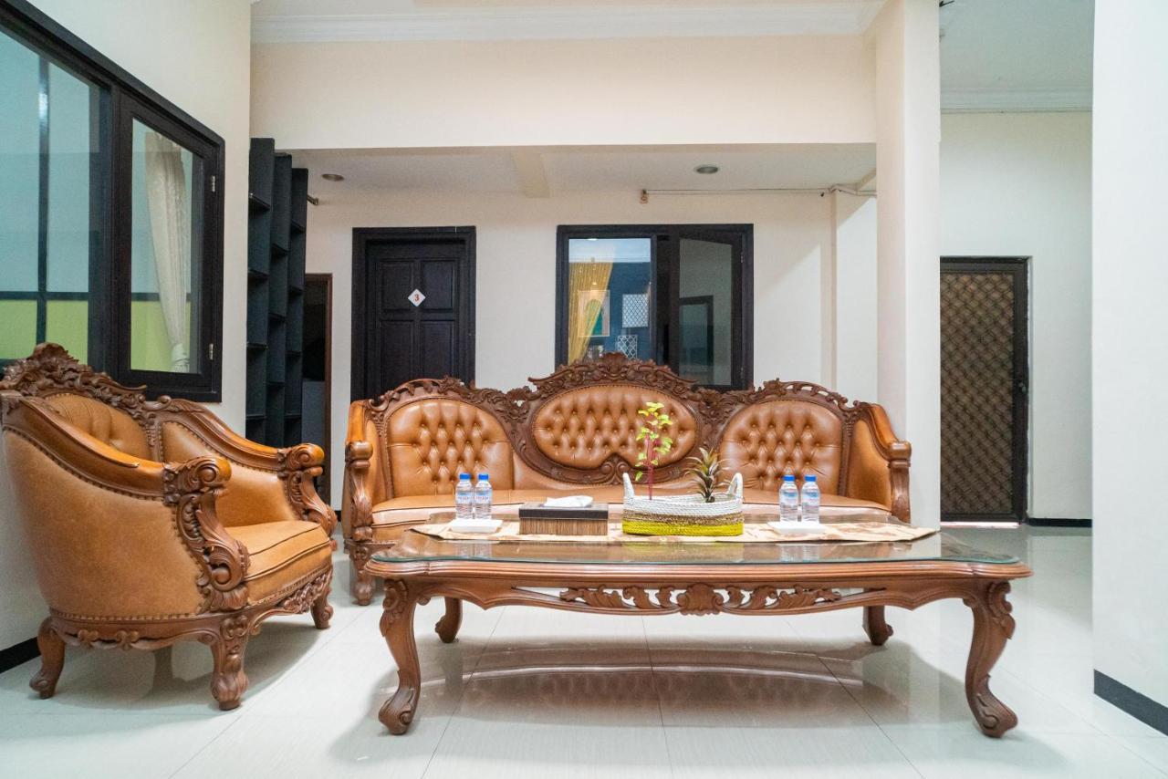 Reddoorz Syariah Near Marvel City Mall 2 Surabaya Esterno foto