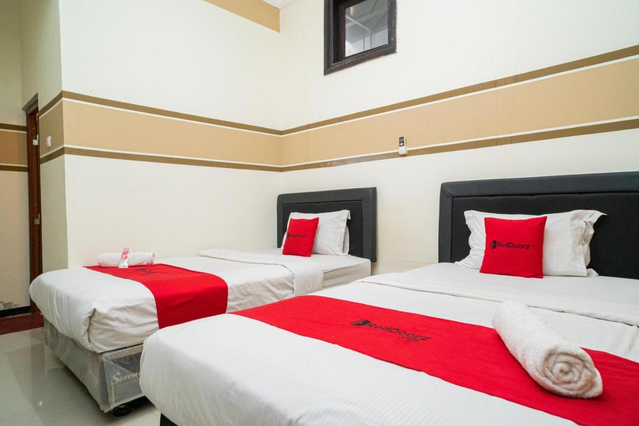 Reddoorz Syariah Near Marvel City Mall 2 Surabaya Esterno foto