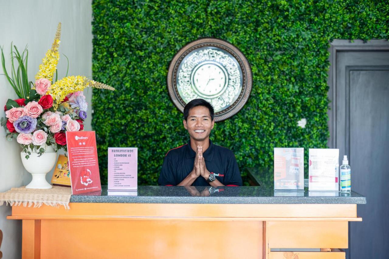 Reddoorz Syariah Near Marvel City Mall 2 Surabaya Esterno foto