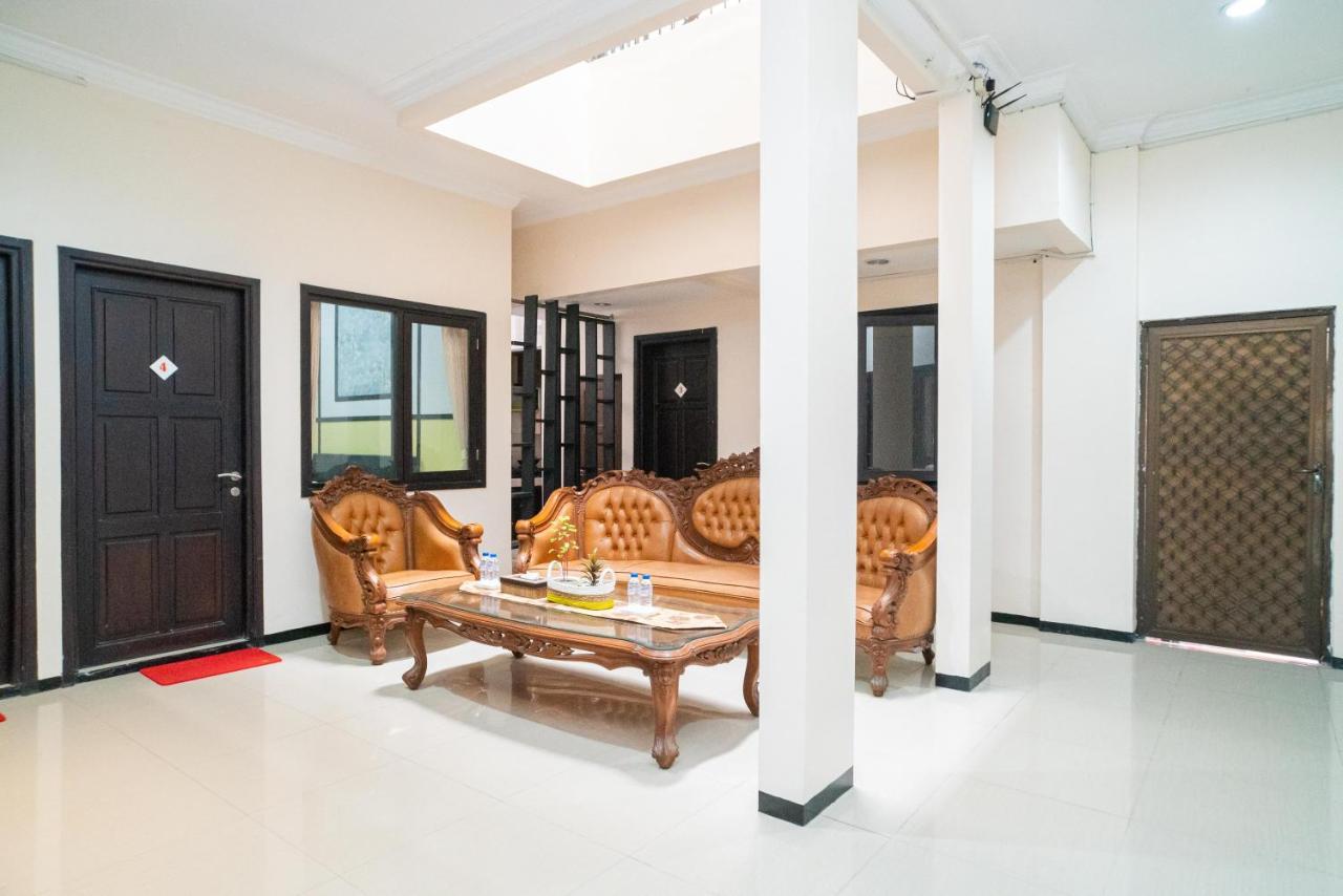 Reddoorz Syariah Near Marvel City Mall 2 Surabaya Esterno foto
